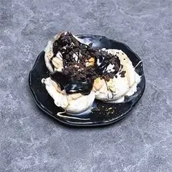 Pistachio Baklava Tashrib, Pistachio Dondurma, Oreo Sauce