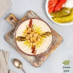 حمص باللبن