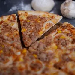 Tuna Pizza