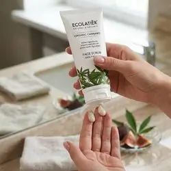 ECOLATIER FACE SCRUB
