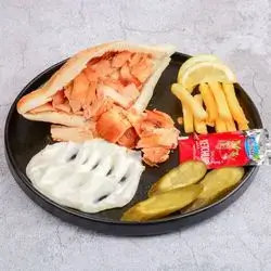 Shawarma In Iraqi Bun