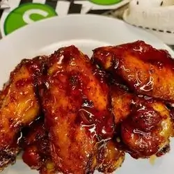 Sweet And Spicy Sriracha Baked Chicken Wings