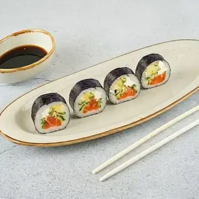 Salmon Futomaki