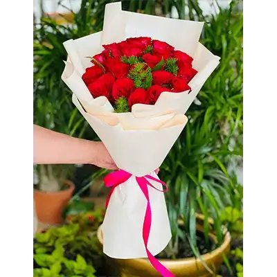 Bouquet Of Red Flowers With Accessories, 21 Flowers