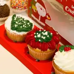 Christmas Capcake - 4 Pieces