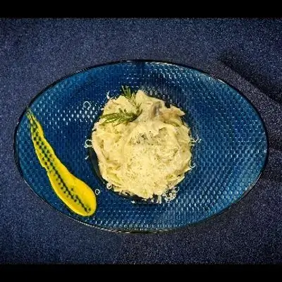 Fettuccine Alfredo