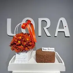 Cake & Flowers (4 Persons Cake)