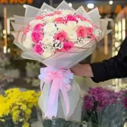 Natural Bouquets Of White And Pink Roses
