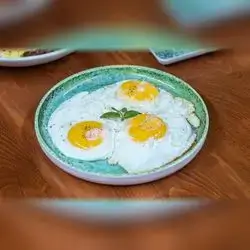 Eyes Eggs
