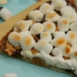Chocolate marshmallow Pizza