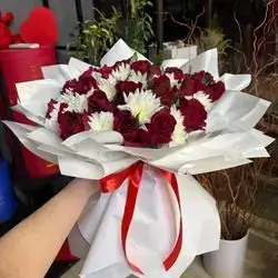 Red Rose & White Dawodi Bouquet
