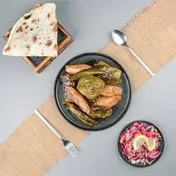 Red Dolma With Minced Meat And Salad And Bread ( 1 Person )