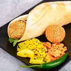 Falafel In Lebanese Bread 