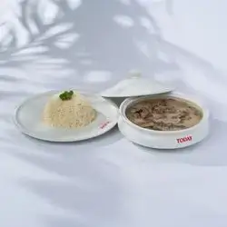 Beef Tajin With Yogurt Sauce And Rice