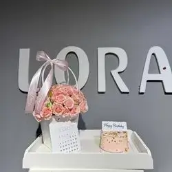 Cake & Flowers (4 Persons Cake)