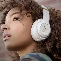 BEATS / WHITE / Beats Studio3 Wireless Noise Cancelling Headphones with Apple W1 Headphone