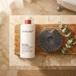 Medicube Red Acne Body Wash + Germophobe Body Loofah