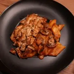 Neapolitan Pasta With Chicken & Mushroom