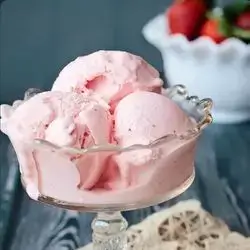 Strawberry ice cream 