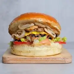 Cheese Burger With Mushroom & Onion