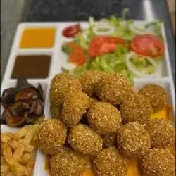 Falafel With Maqali Plate