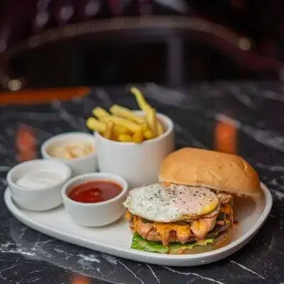 Tichy Loaded Chicken Cheeseburger