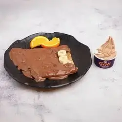 Banana Stuffed Square Crepe