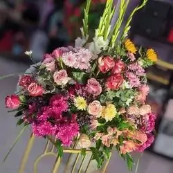 Multi- Colored Rose Table Stand