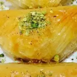 Warebat with Cream