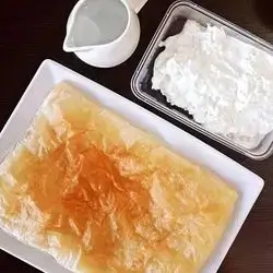 Kahi With kaymak