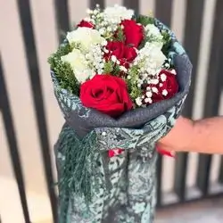 Kashmire Bouquet Of Red Roses