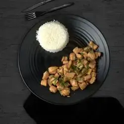 Honey Garlic Chicken Bites (505 Cal | P:58G)