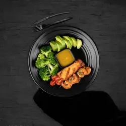 Fresh Salmon With Shrimp (355 Cal)