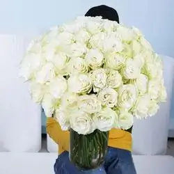 Imported Rose Bouquet with Vase – 79 Flowers