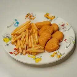 Kids Nuggets with Fries