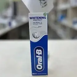 Oral-B Whitening Protect Toothpaste Mint For a Whiter and Stronger Teeth