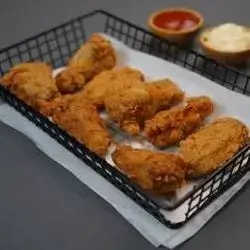 8 Chicken Wings