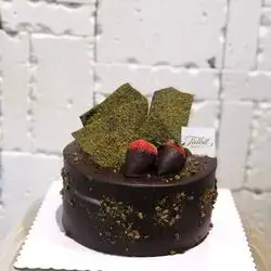 Chocolate Cake Covered With Pistachio For 8 Person
