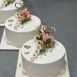 Chocolate Cake For 8 Person