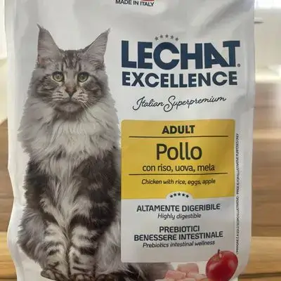 Lechat excellence adult pollo cat