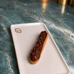 Chocolate éclair