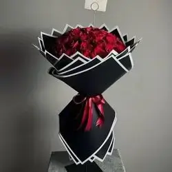 Medium- Sized Bouquet Of Red Roses