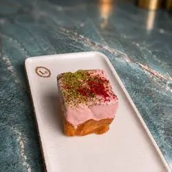 Cube croissant strawberry