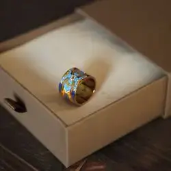 Mina Khan ring