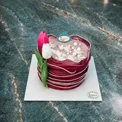 Cake vanilla red dantel 8 people
