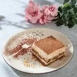 Tiramisu Cake