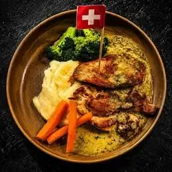 Grilled Chicken Breast with Mashed Potatoes and Vegetables