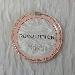 Revolution Illuminating Powder-SET THE TONE