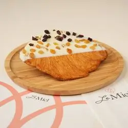 Flat Croissant (White Chocolate)