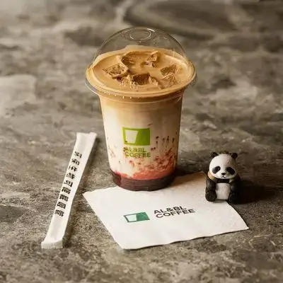 Iced Strawberry Latte